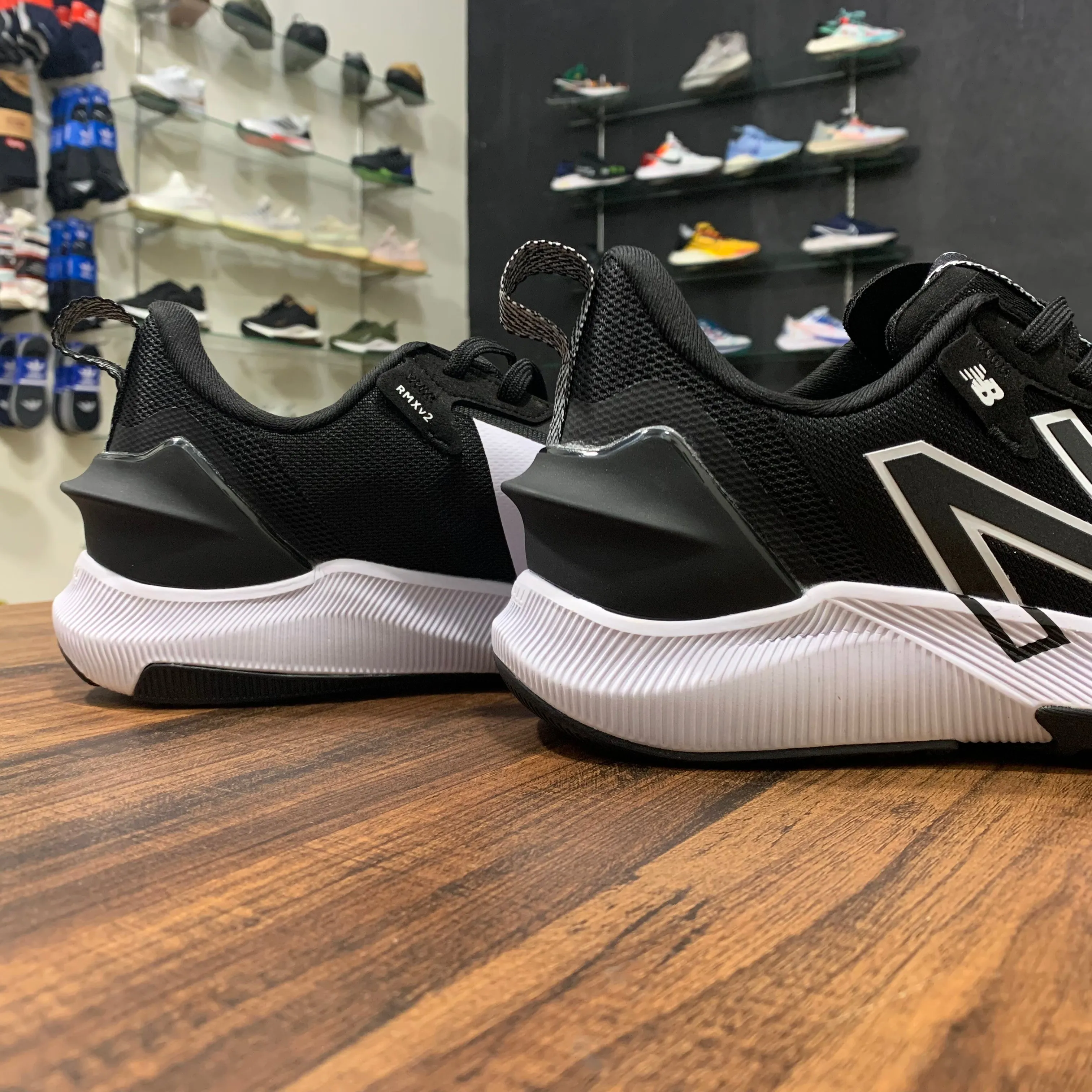 NB FuelCell Propel RMX v2 Black White