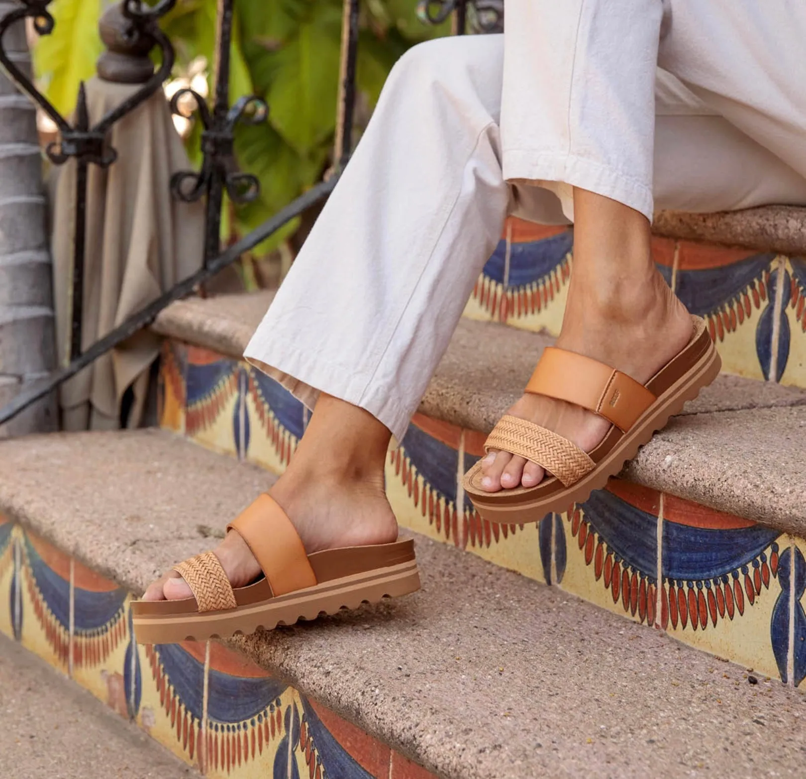 Reef - Women’s Cushion Vista Hi Sandal - Natural Braid