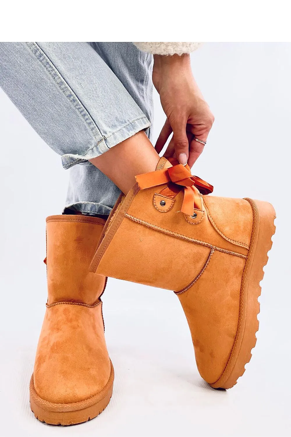 Snow boots
