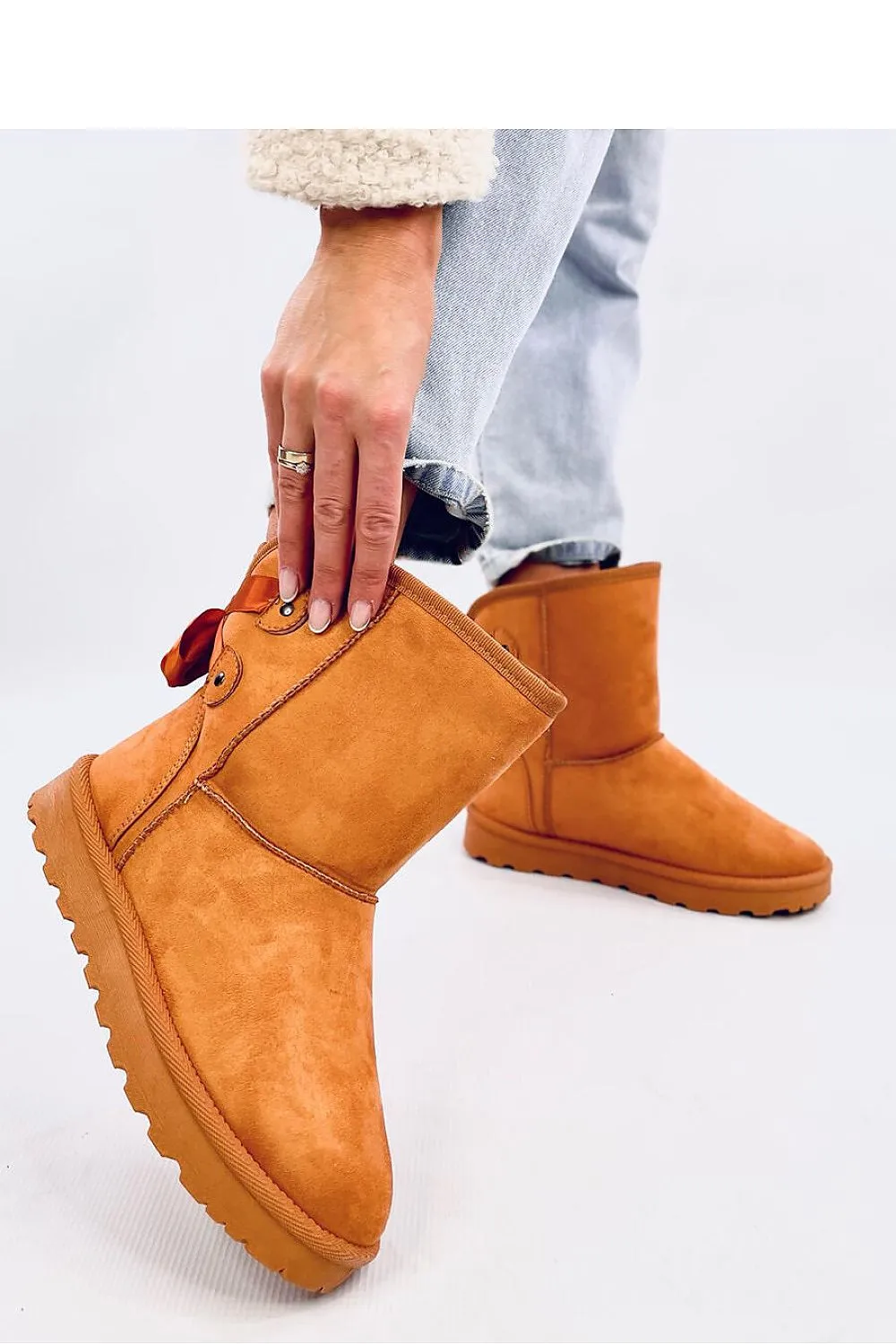 Snow boots