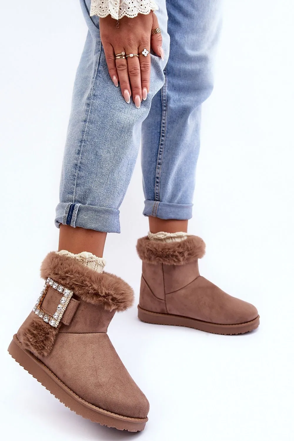 Snow boots