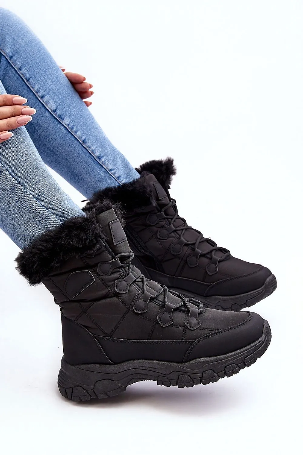 Snow boots