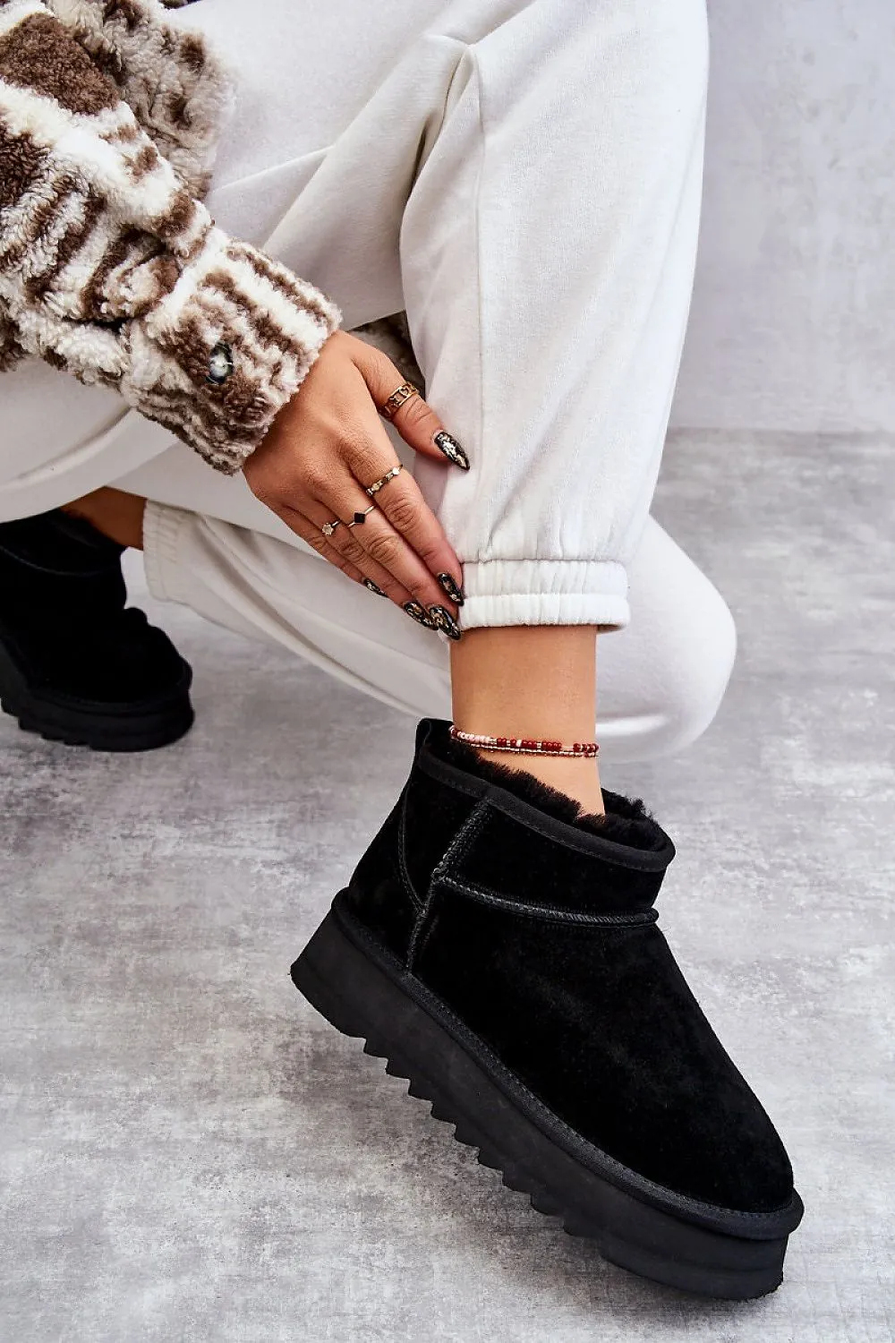 Snow boots
