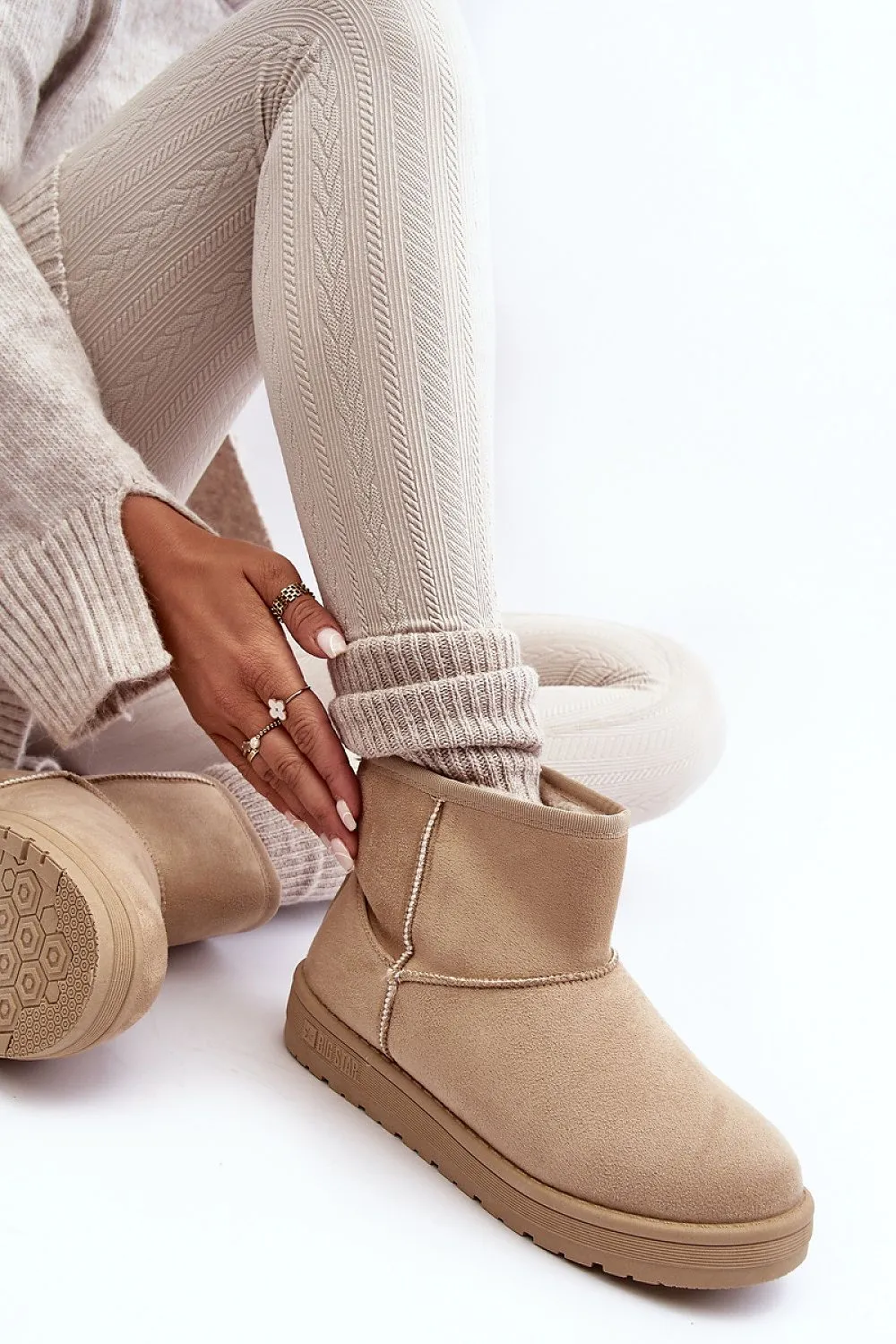 Snow boots