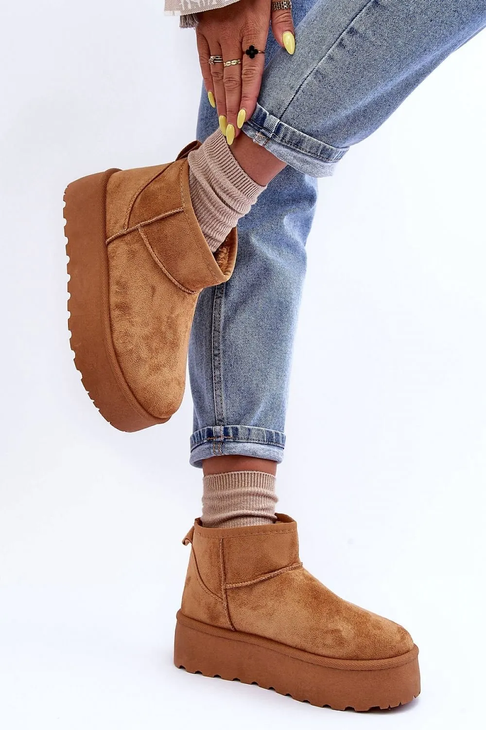 Snow boots