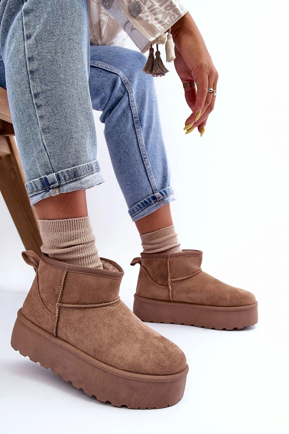 Snow boots