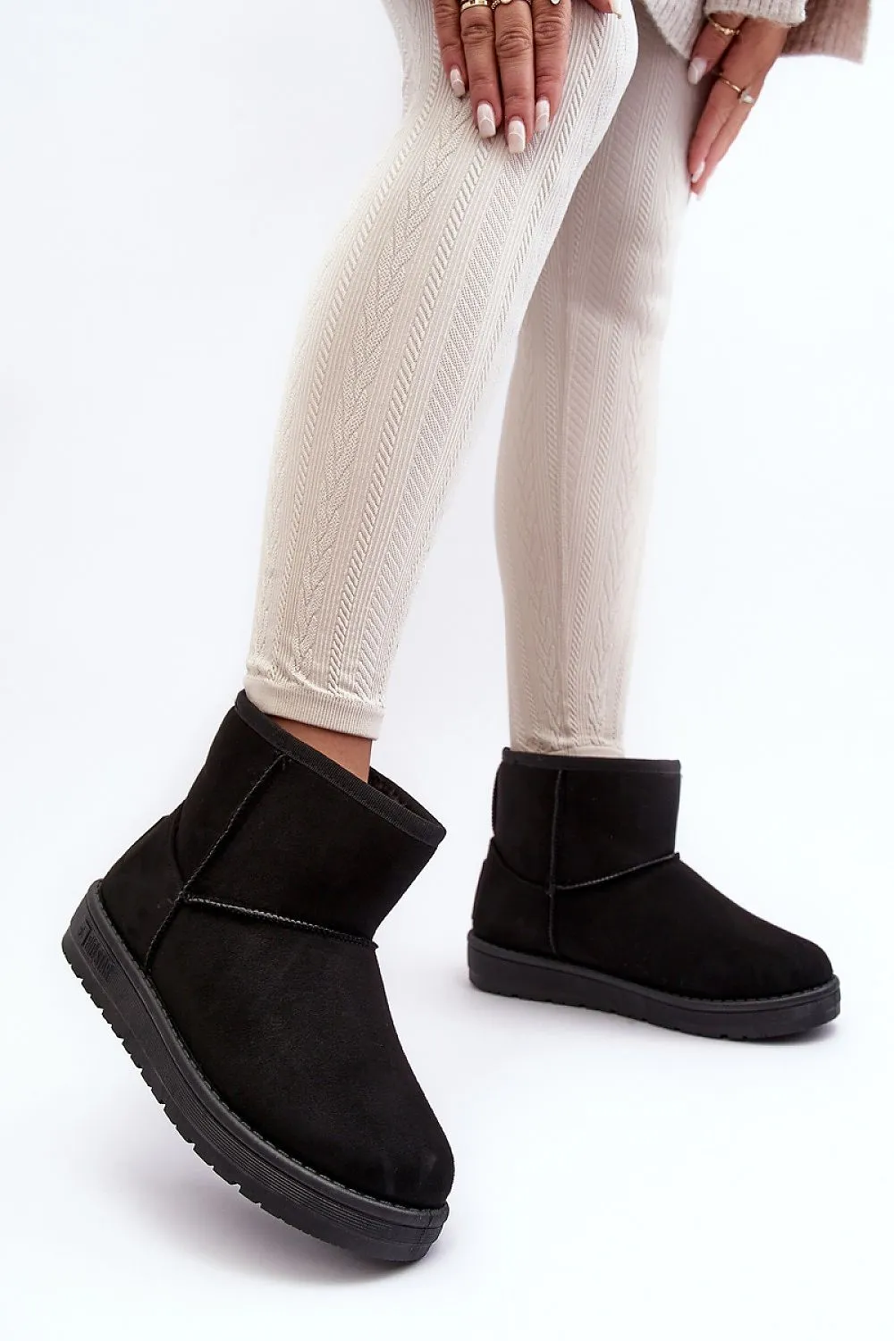 Snow boots