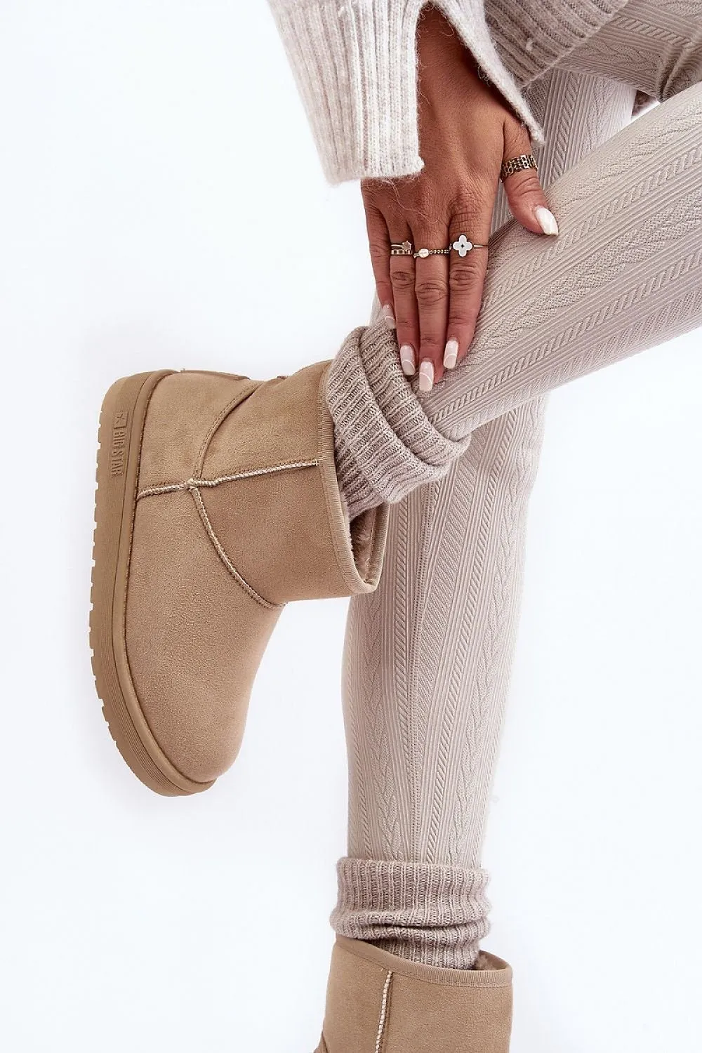 Snow boots