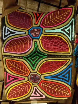 Tribal Textile Vegan Mola Purse - Dos flores
